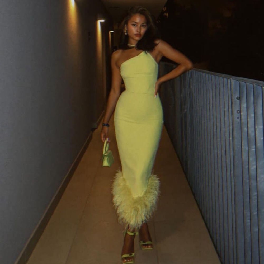 HOUSE OF CB 'Alessia’ Asymmetric Feather Trim Midi Dress - Picture 4 of 10
